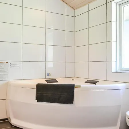 3 Bedroom In * Eskebjerg